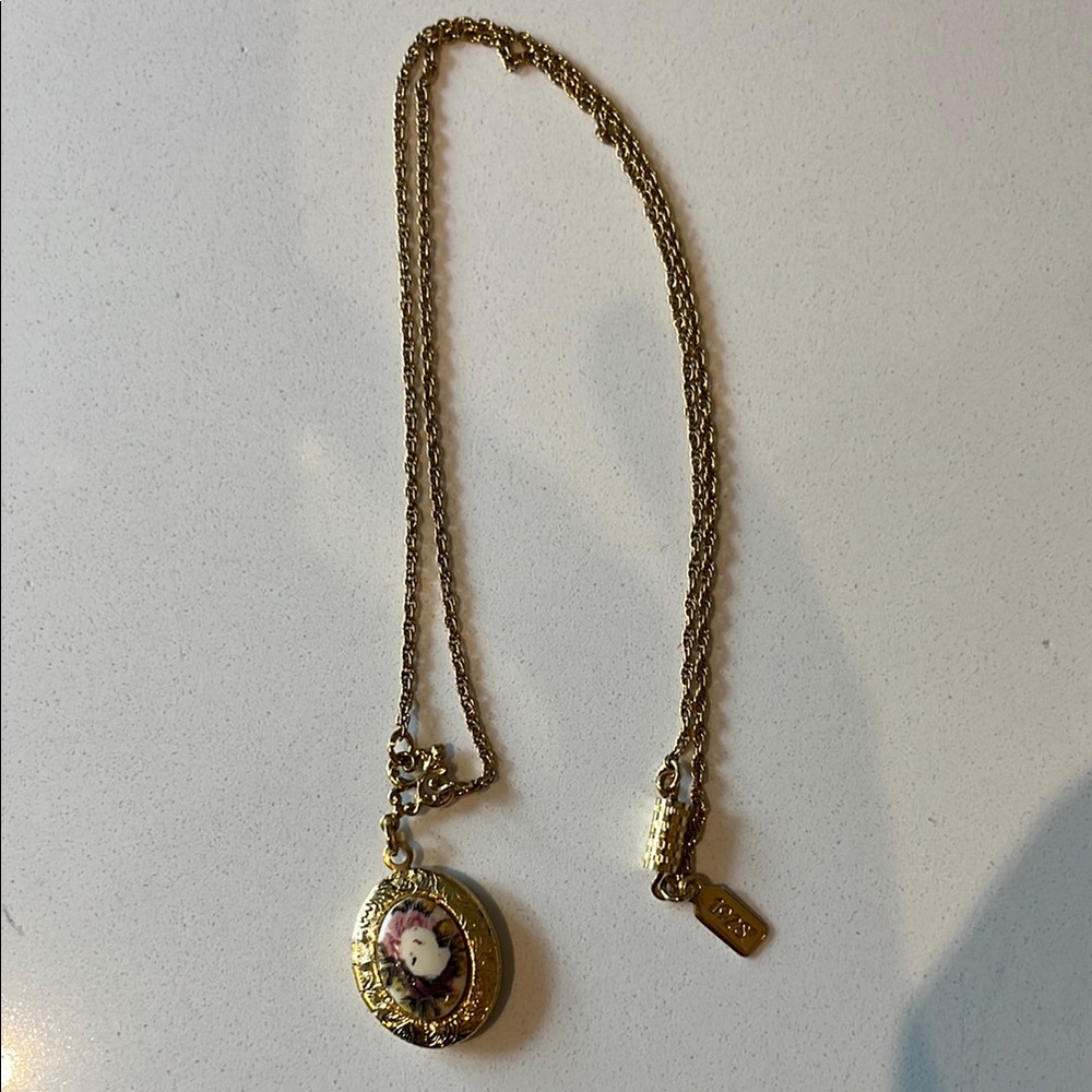 1928 Gold-Tone Cameo Floral Locket Necklace with Pink and Cream Portrait
